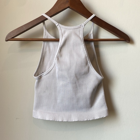 Gap Fit Crop Top - Picture 2 of 4